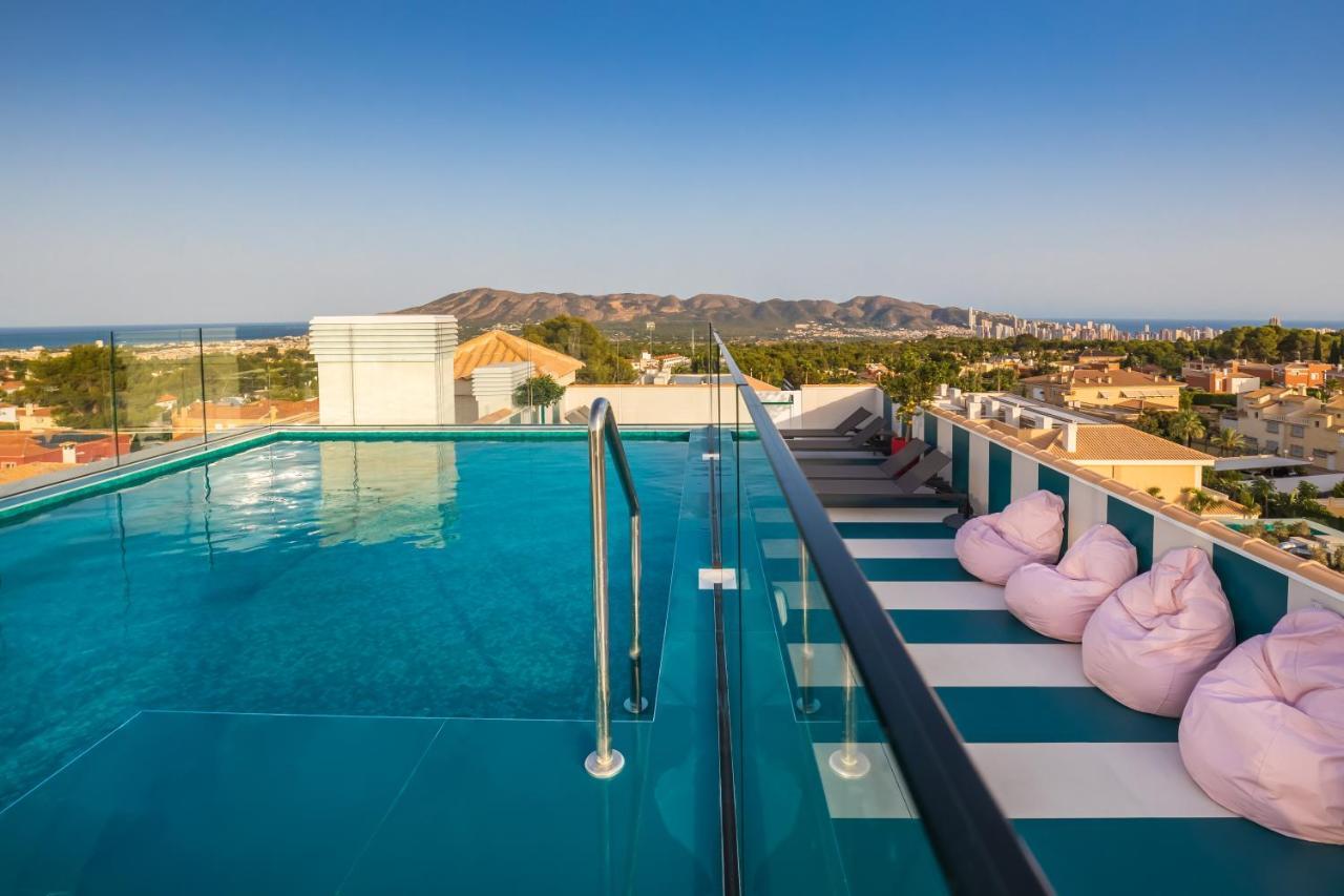 Barcelo La Nucia Palms Hotel Bagian luar foto Rooftop pool at the hotel
