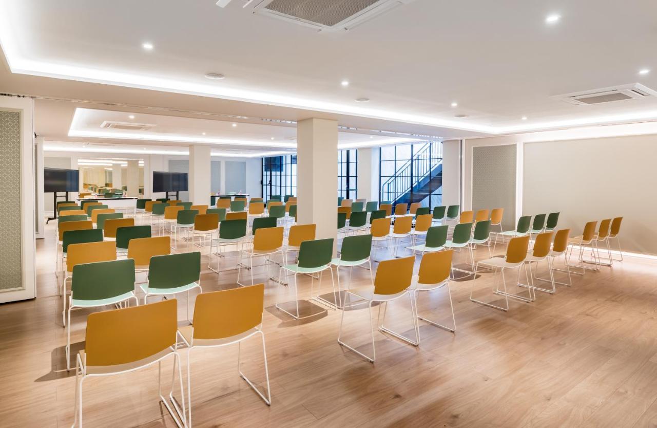 Barcelo La Nucia Palms Hotel Bagian luar foto The interior of the new library