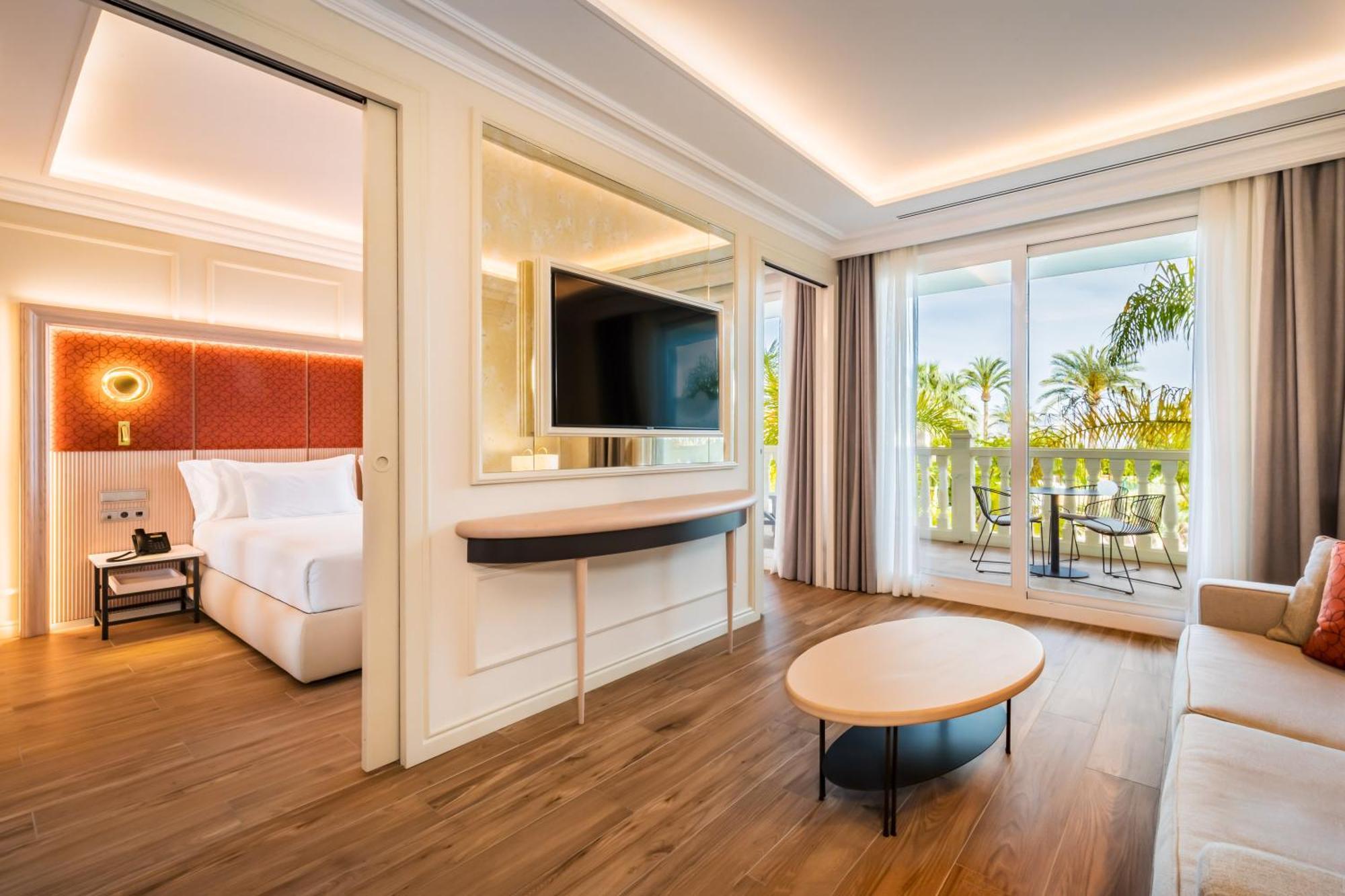 Barcelo La Nucia Palms Hotel Bagian luar foto Suite